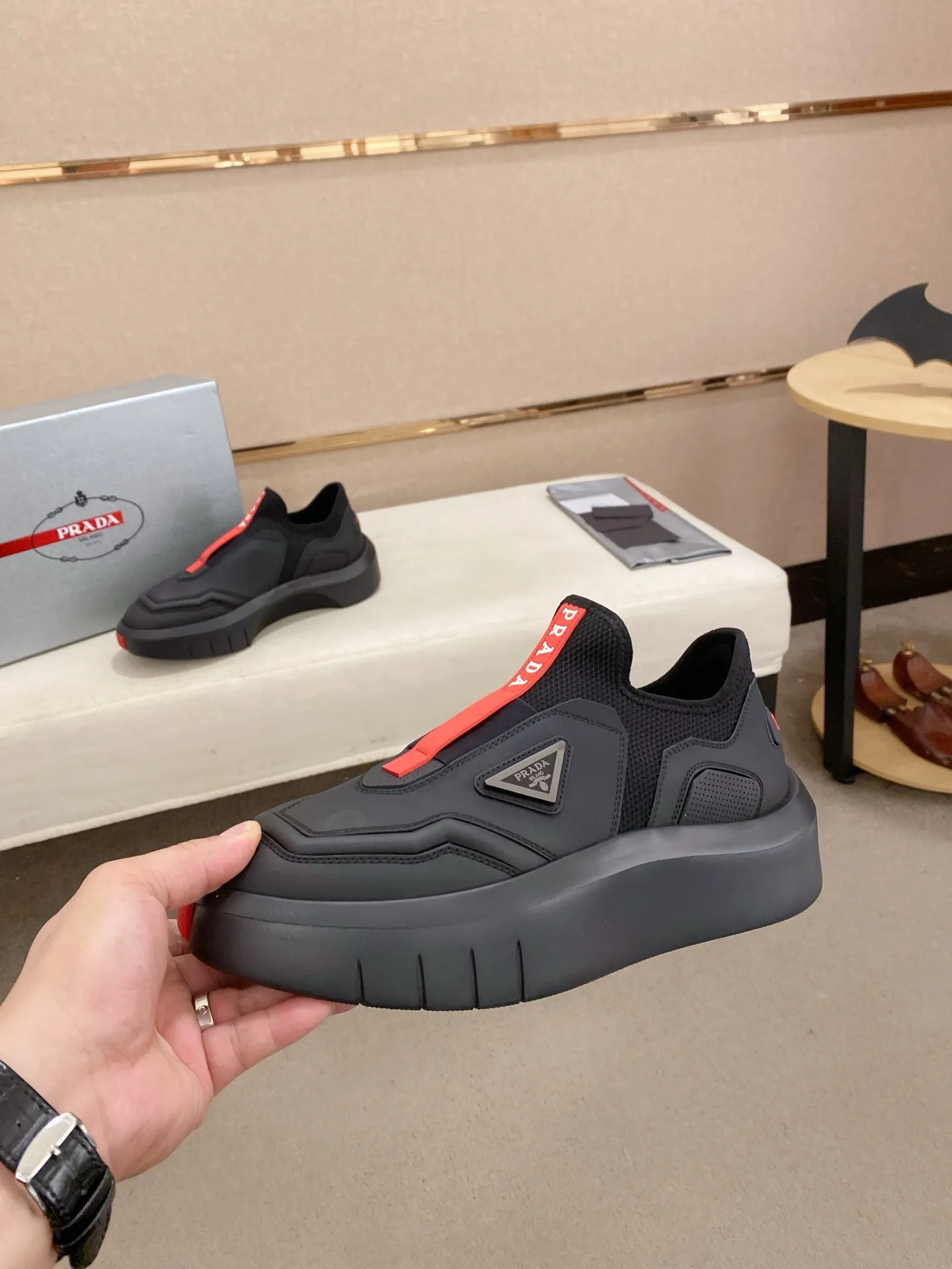Men's shoes 💰 620💰 ✔️✔️✔️High-quality new PRADA counters are launched simultaneously, new men's shoes, 😘fabrics are selected from breathable fly-knit fabrics. Lining: Imported cowhide leather lining. 👍🏿High-end☄️Open-molded non-slip rubber outsole, exquisite lines, simple and elegant, comfortable and high-end for leisure travel. Code number: 38 to 45